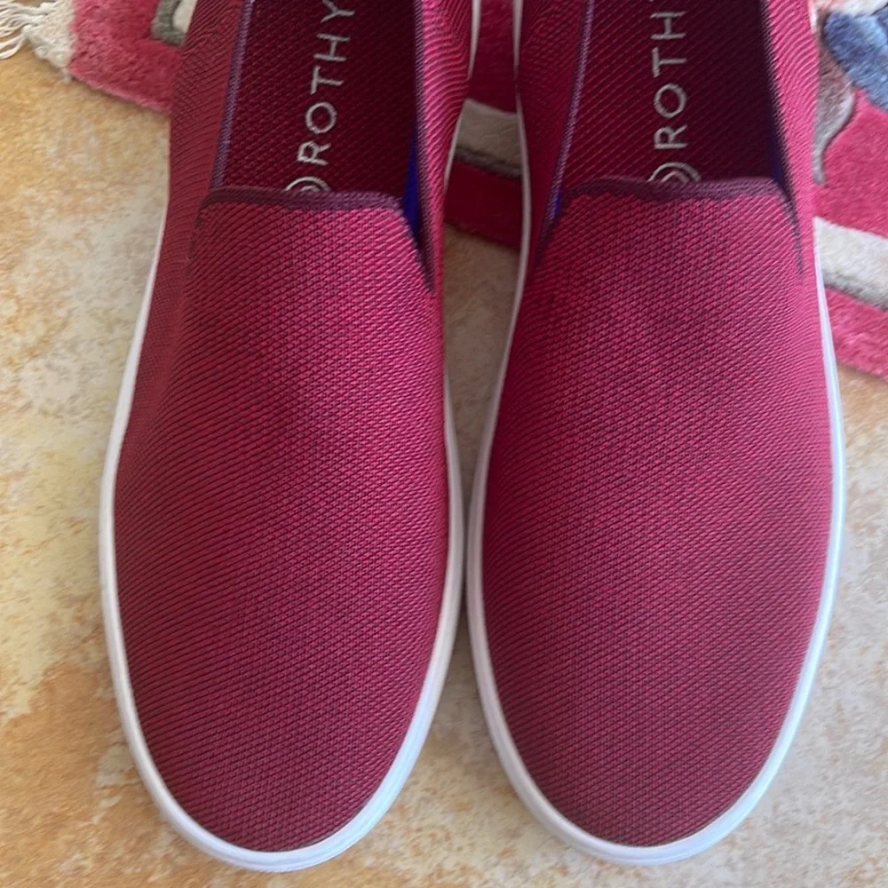 Rothy’s garnets woman’s size 8.5 slides on sneakers